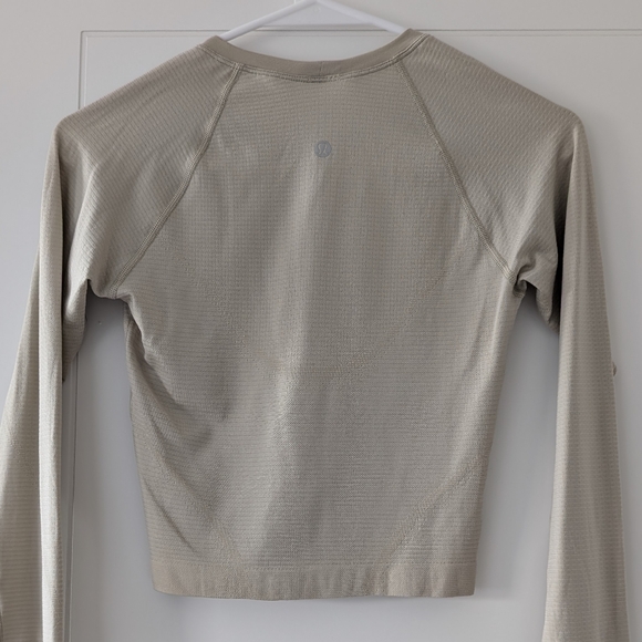 Swiftly Tech Cropped Long-Sleeve Shirt 2.0, Mojave Tan, Size 4 - Picture 6 of 7